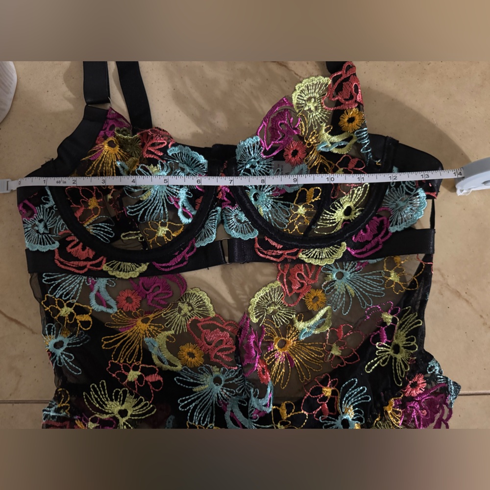 Floral Embroidered Lingerie Set NIP - Picture 5 of 9